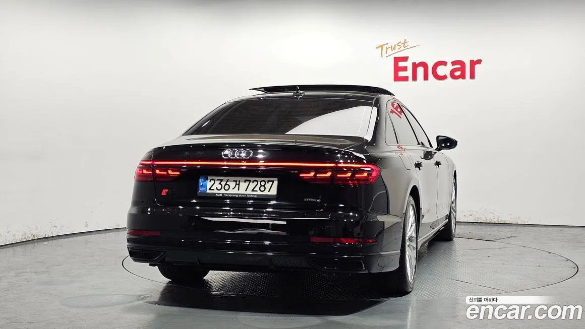 Audi A8 — фото 3
