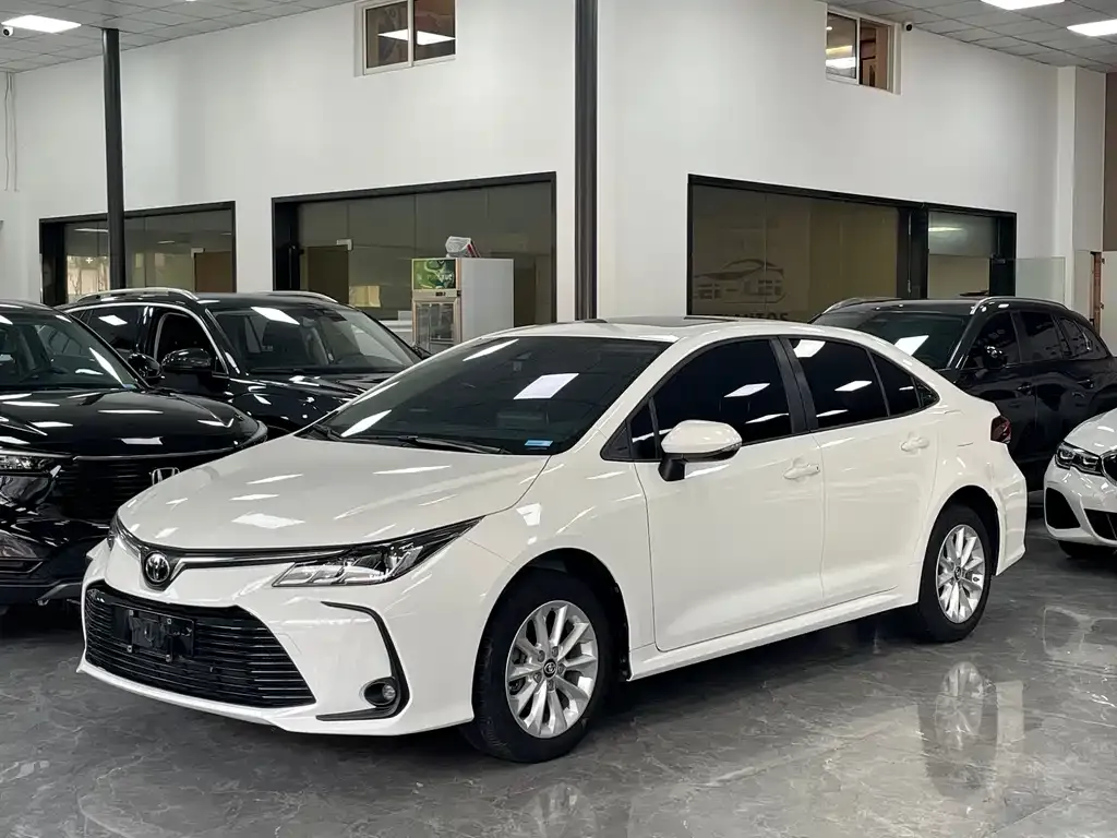 Toyota Corolla — фото 1