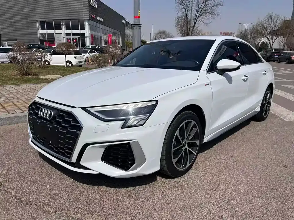 Audi A3 2024 из CN, фото 1