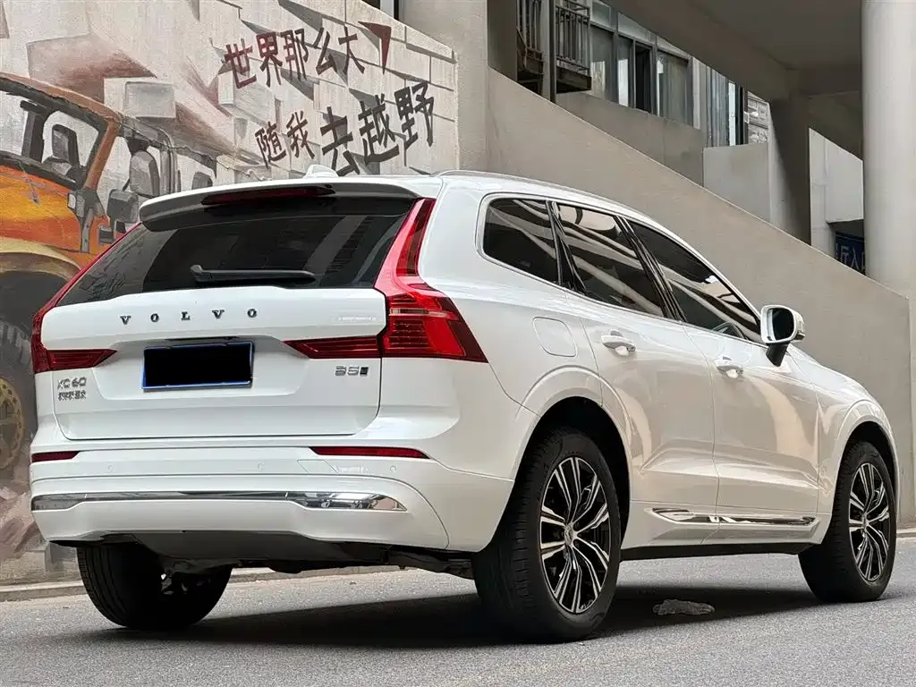 Volvo XC60 — фото 9