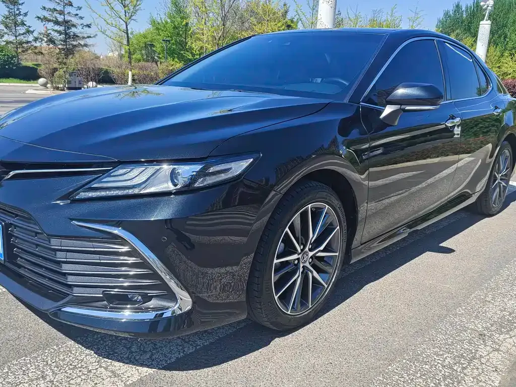 Toyota Camry — фото 6
