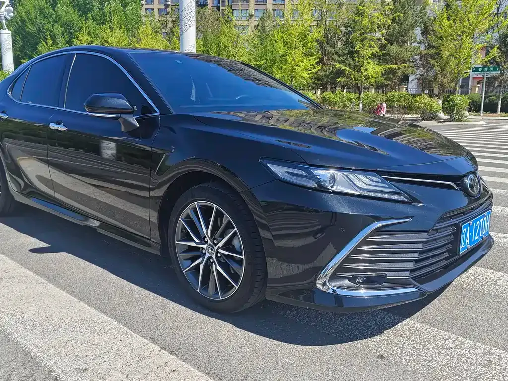 Toyota Camry — фото 10
