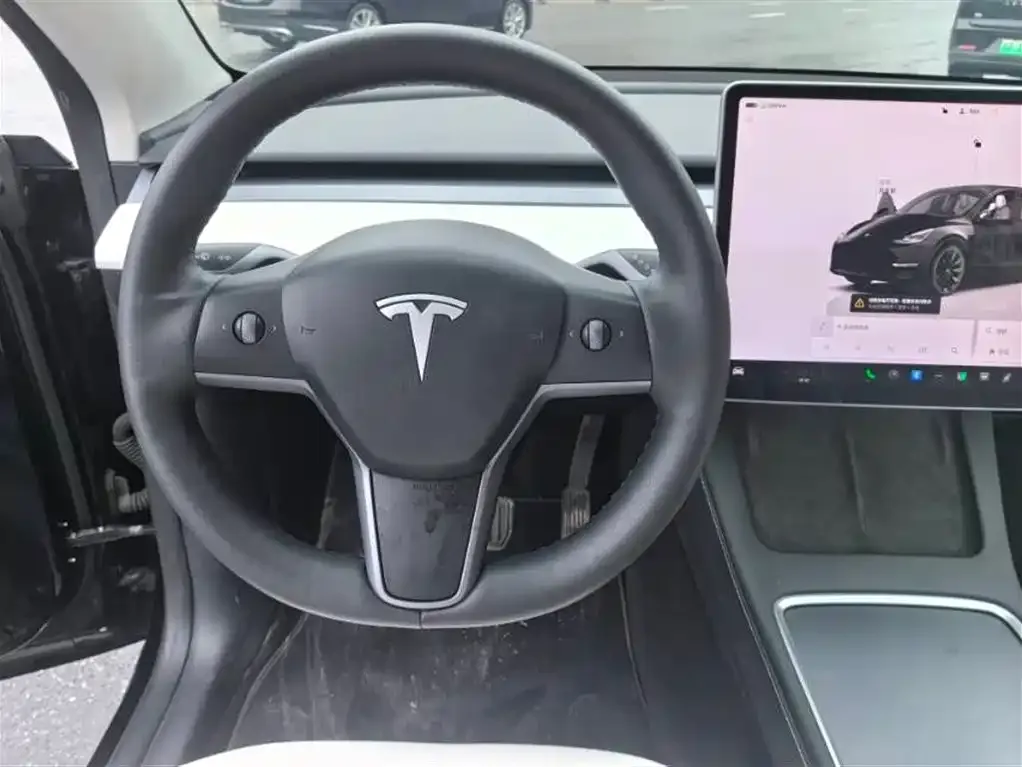 Tesla Model Y 2023 из CN, фото 2