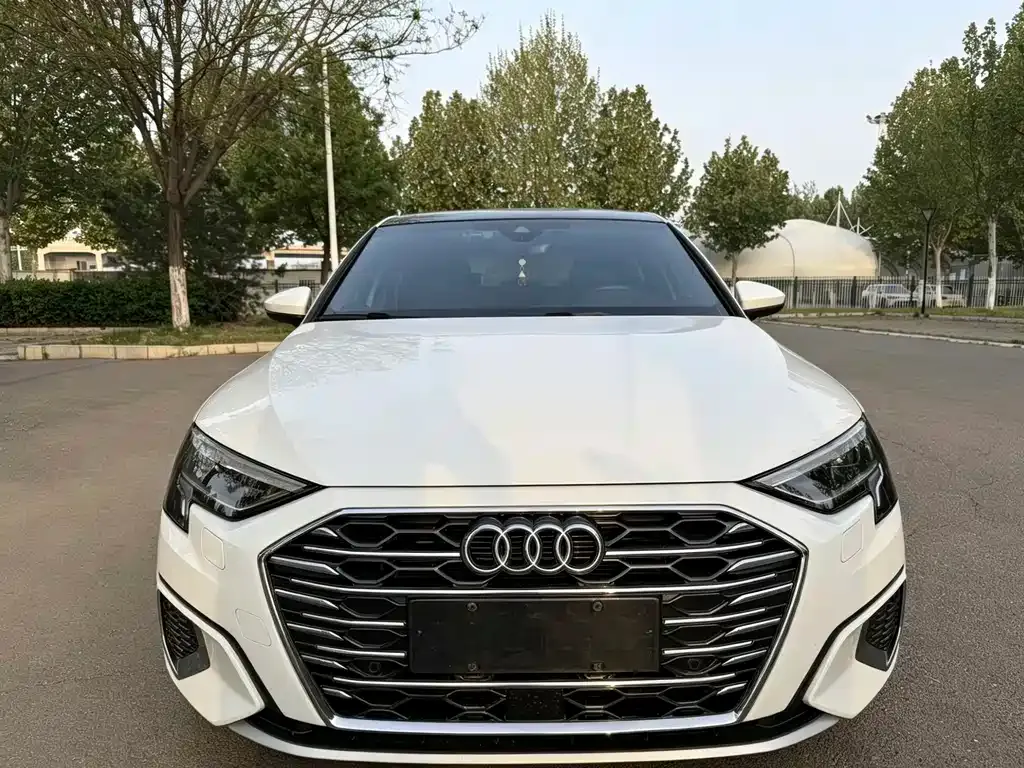 Audi A3 2023 из CN, фото 1
