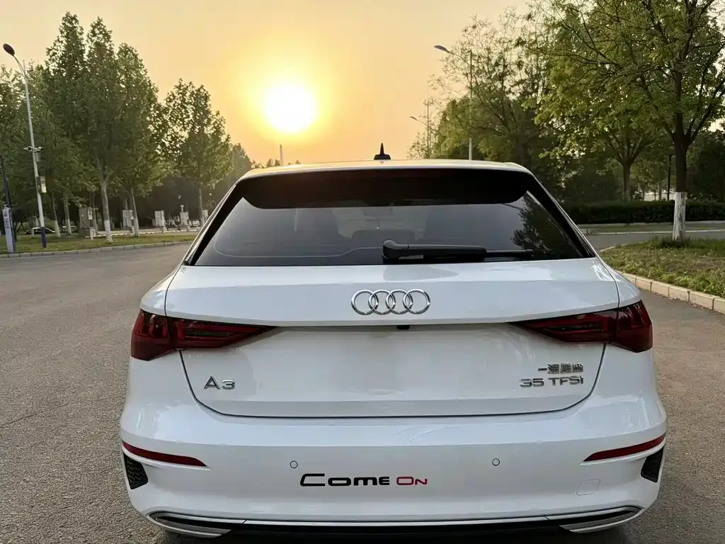 Audi A3 2023 из CN, фото 4