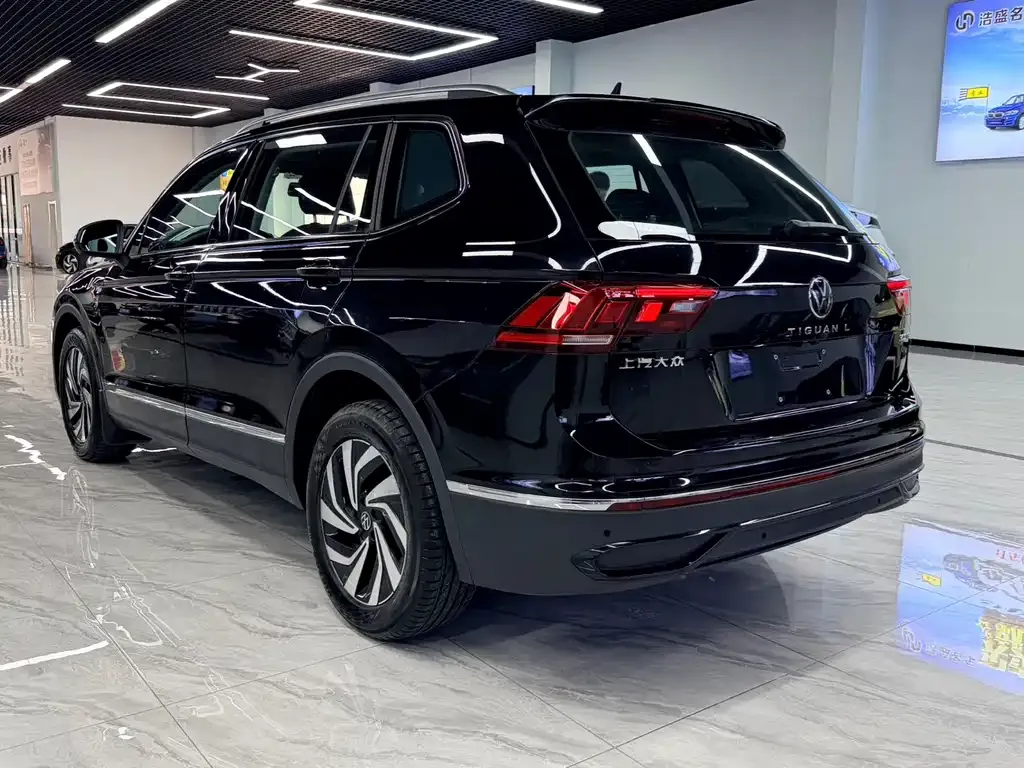 Volkswagen Tiguan L — фото 4