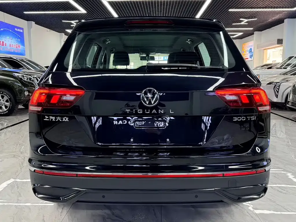 Volkswagen Tiguan L — фото 3