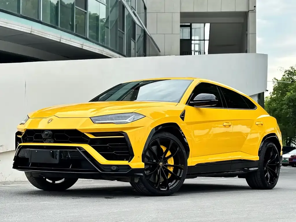 Lamborghini Urus — фото 1