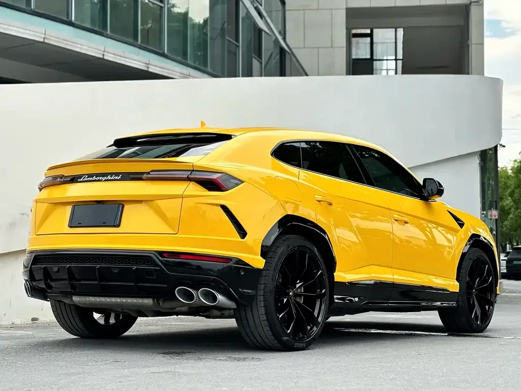 Lamborghini Urus — фото 9