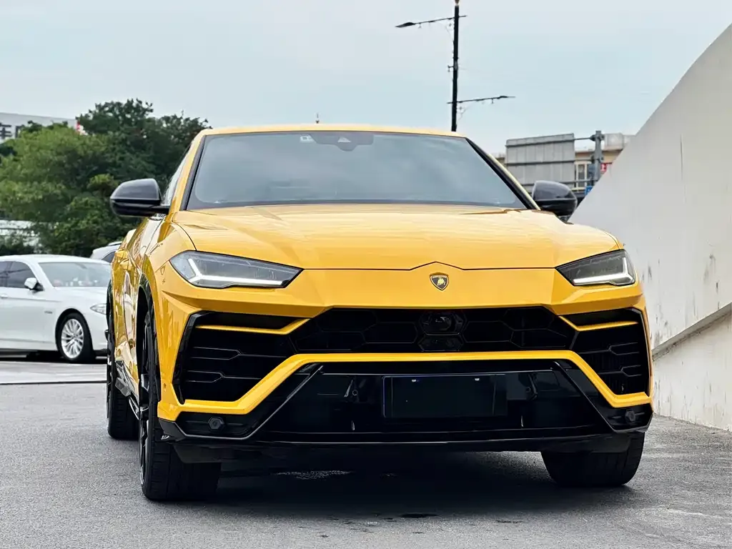 Lamborghini Urus — фото 3
