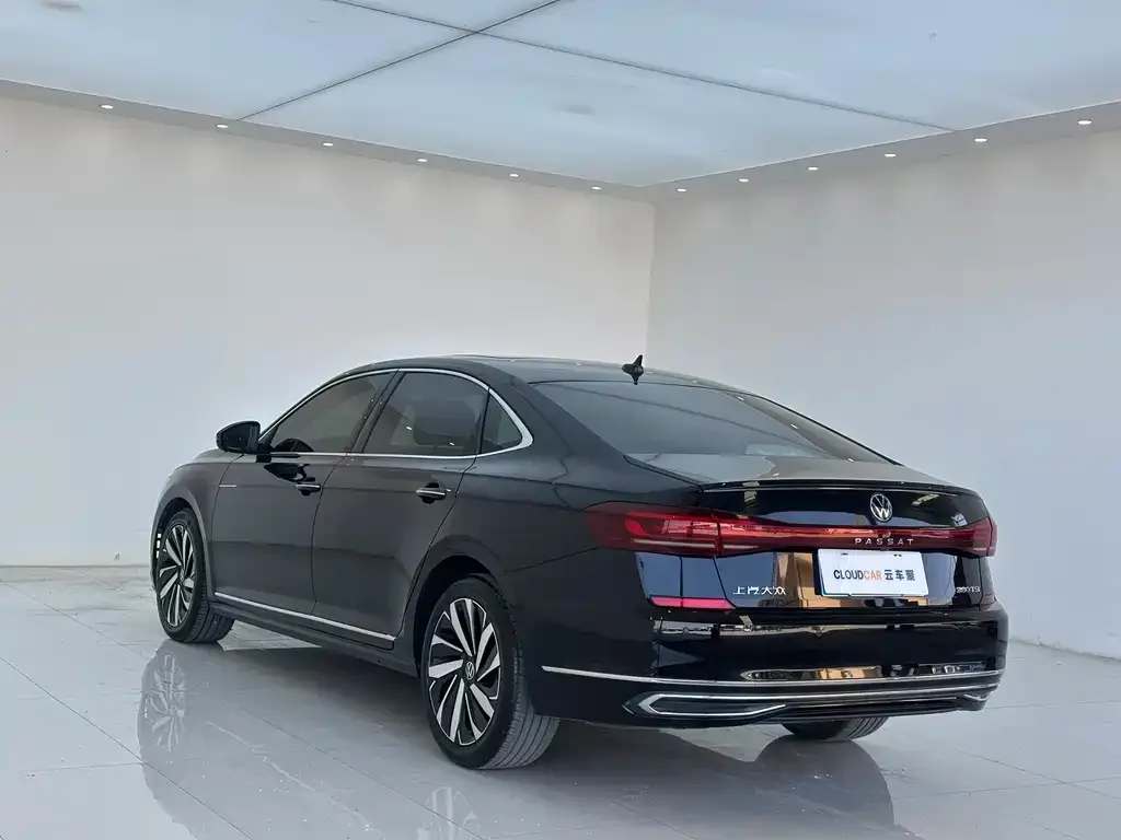 Volkswagen Passat — фото 5