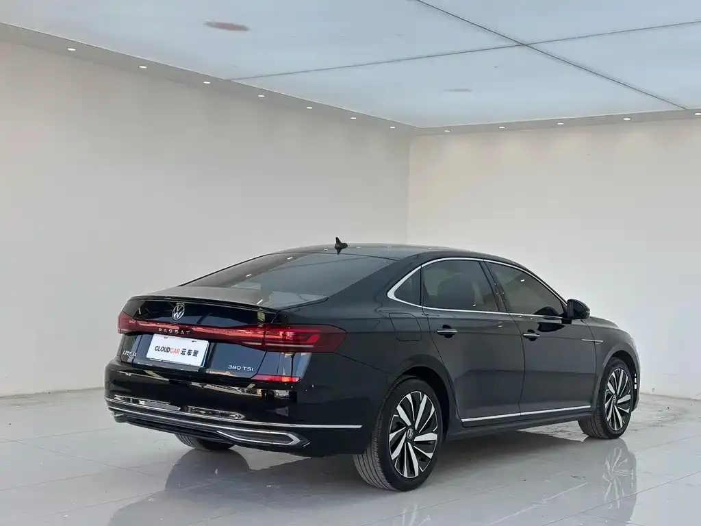 Volkswagen Passat — фото 6