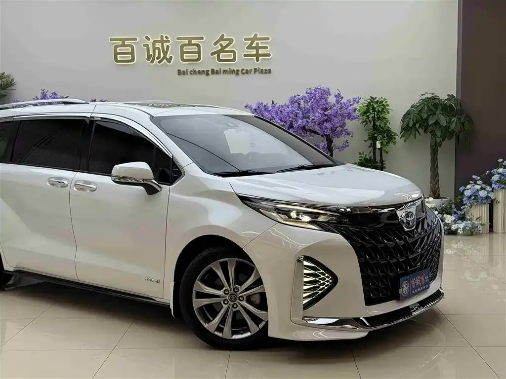 Toyota Sienna — фото 5