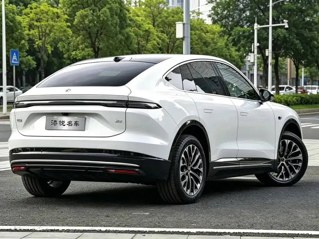 NIO EC6 — фото 8
