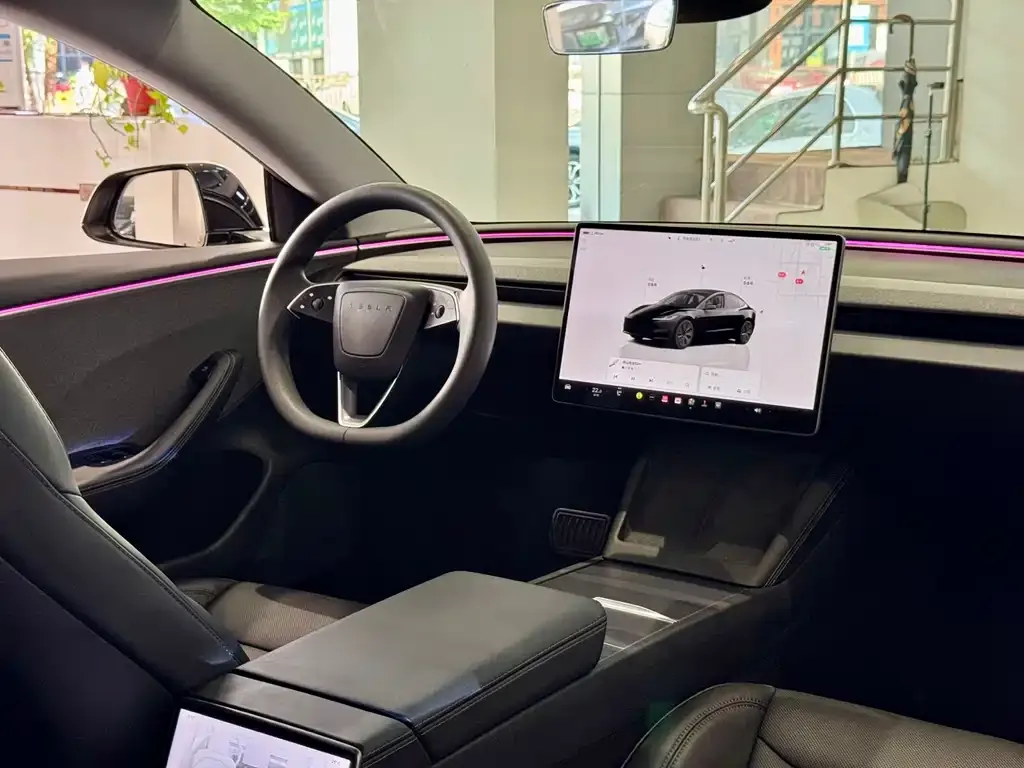 Tesla Model 3 — фото 5