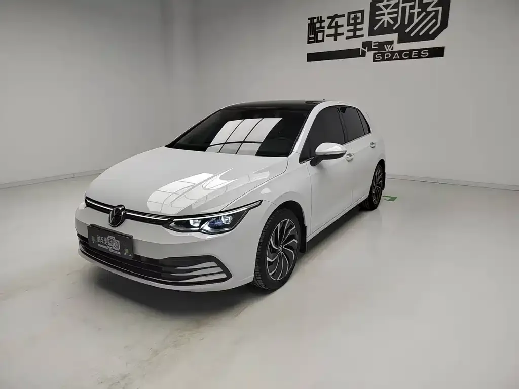 Volkswagen Golf 2024 из CN, фото 1