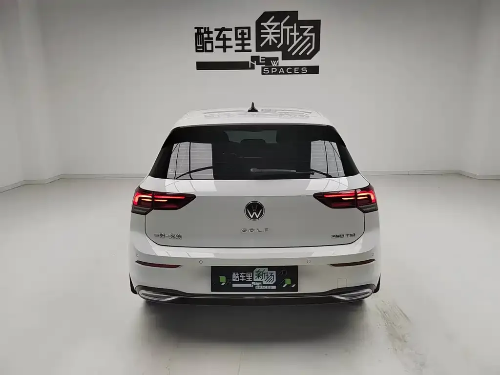 Volkswagen Golf 2024 из CN, фото 8
