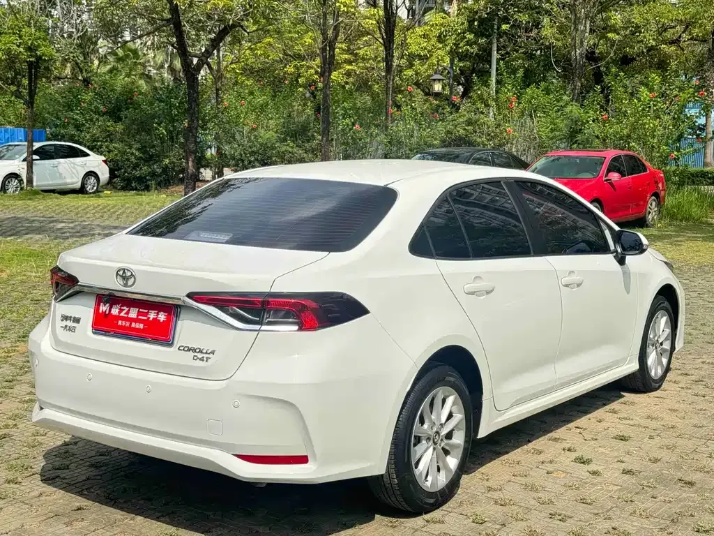 Toyota Corolla — фото 10