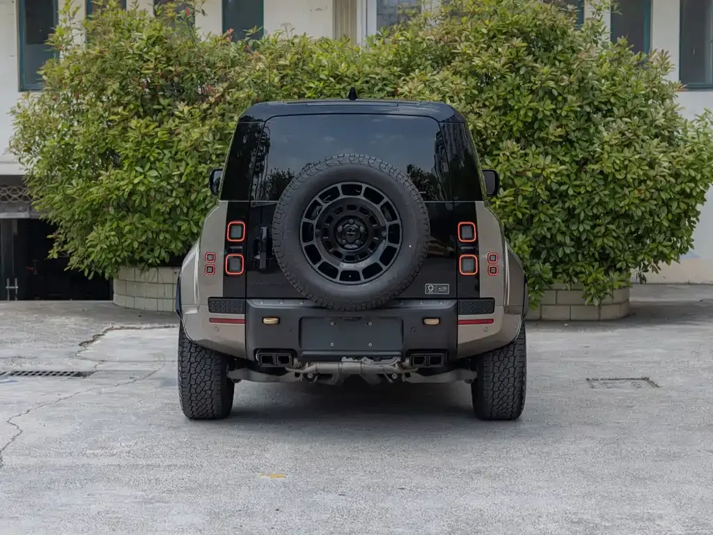 Land Rover Defender — фото 10