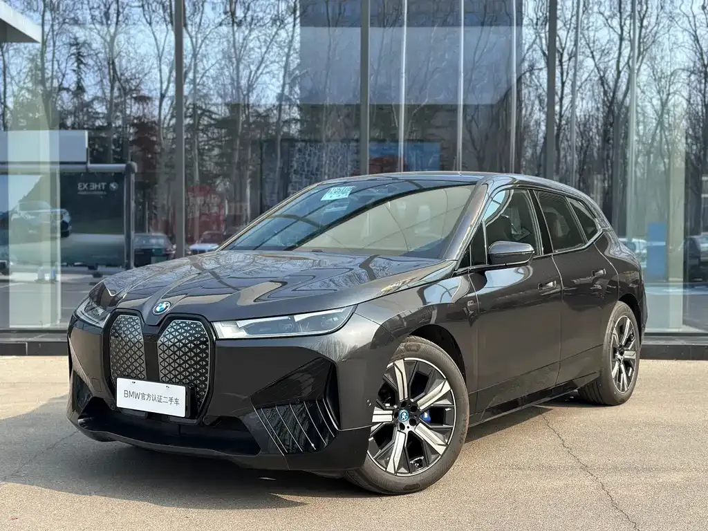 BMW iX M60