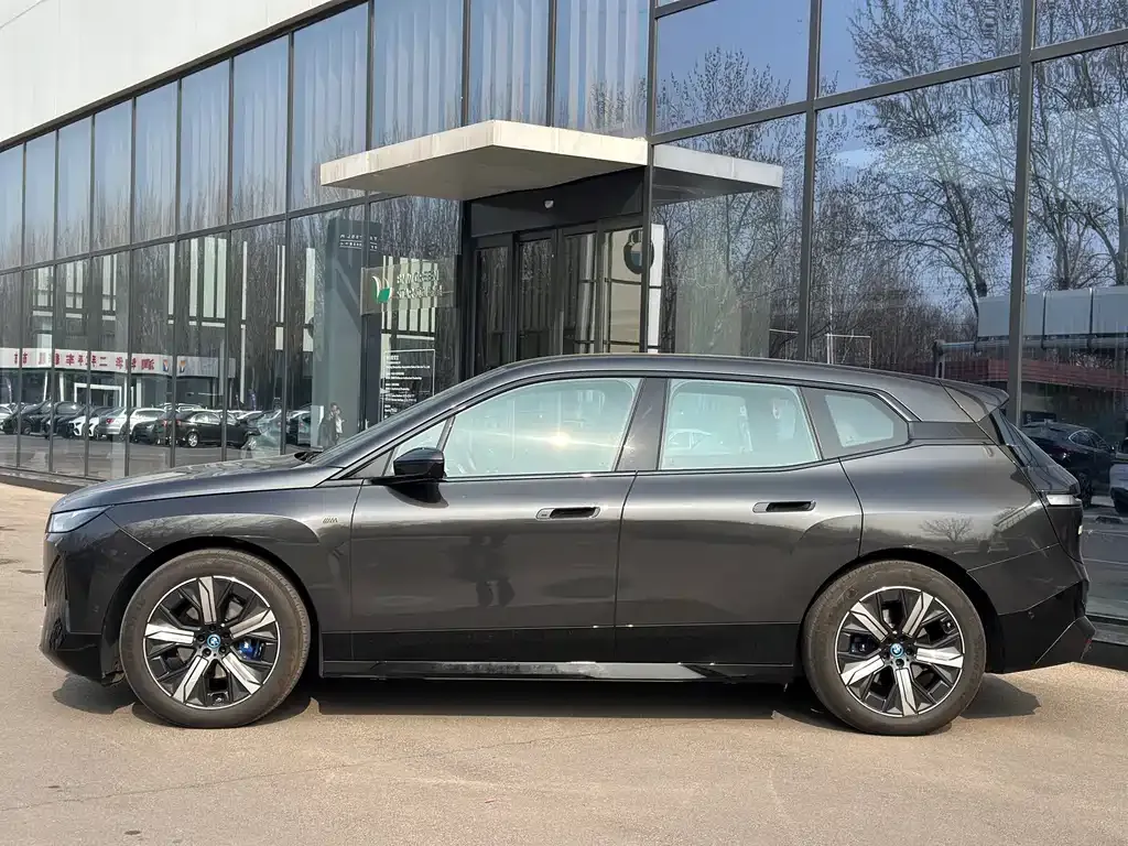 BMW iX M60 2025 из CN, фото 6