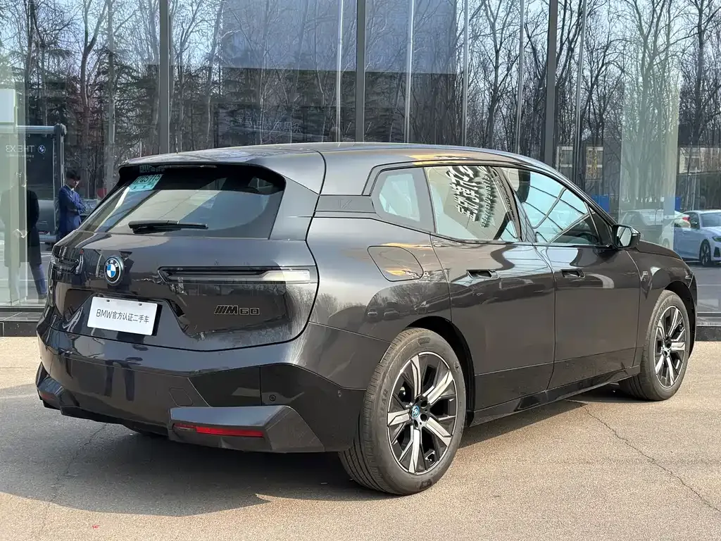 BMW iX M60 2025 из CN, фото 10