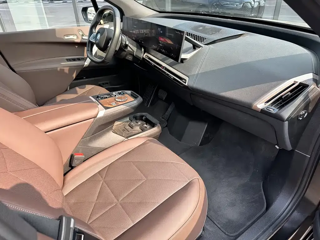 BMW iX M60 2025 из CN, фото 3