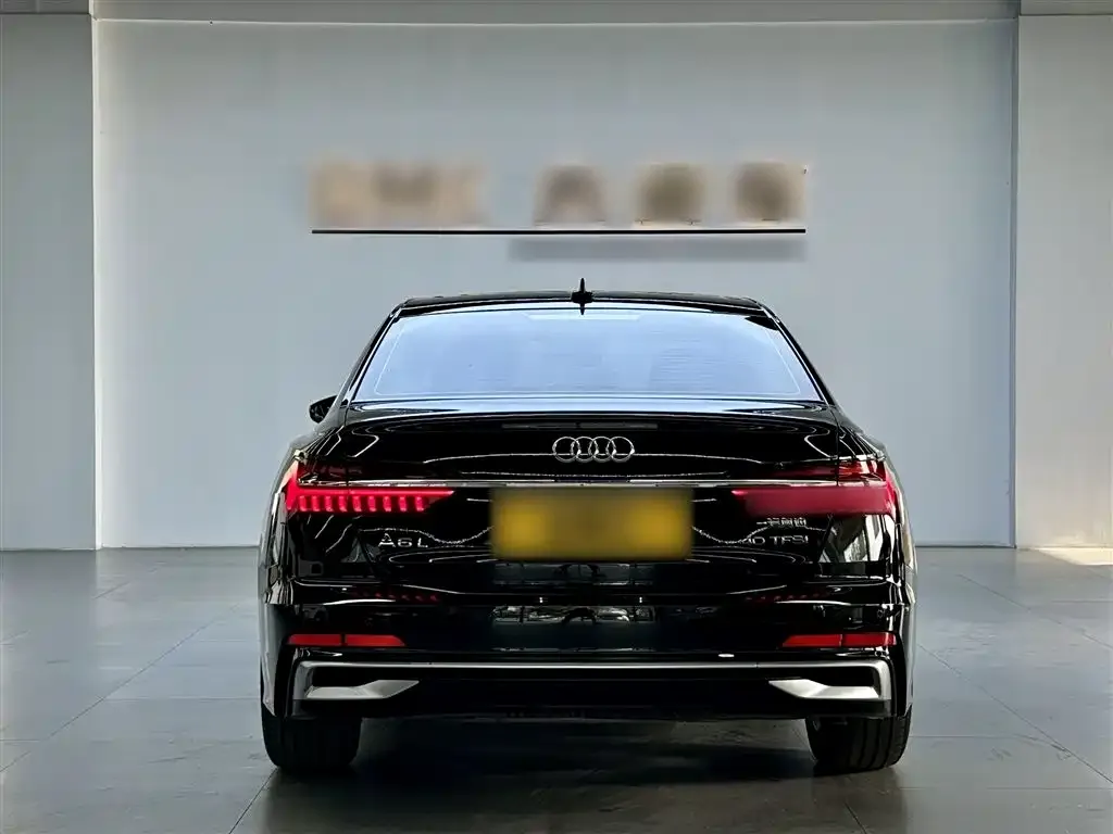Audi A6L — фото 8