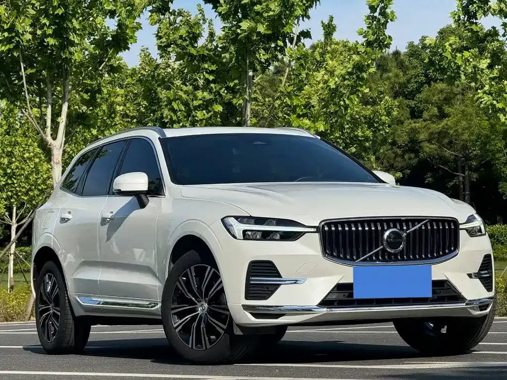 Volvo XC60 — фото 9