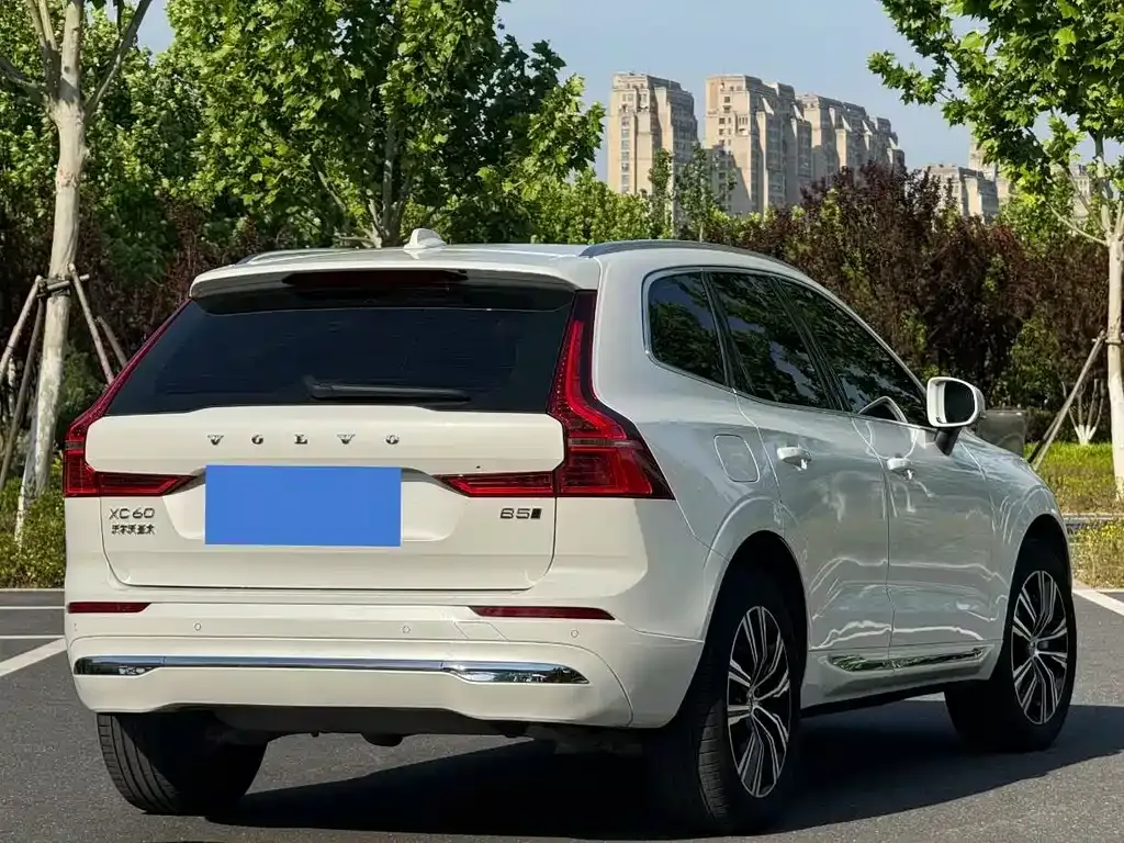 Volvo XC60 — фото 5