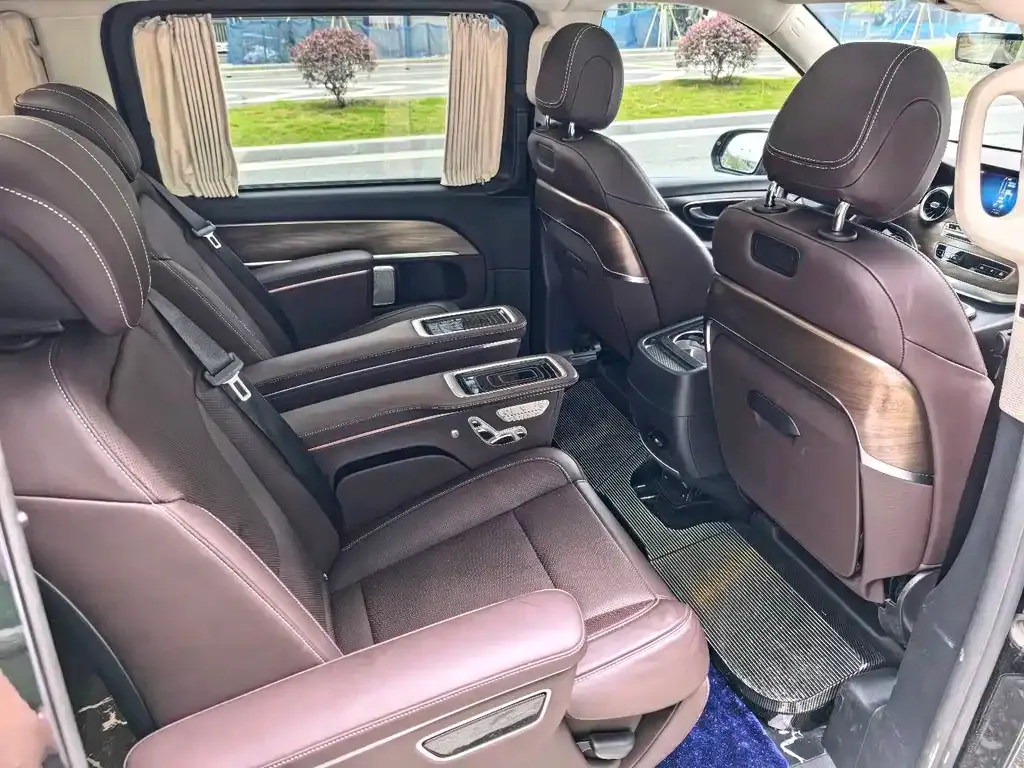 Mercedes-Benz V-Class 2024 из CN, фото 3