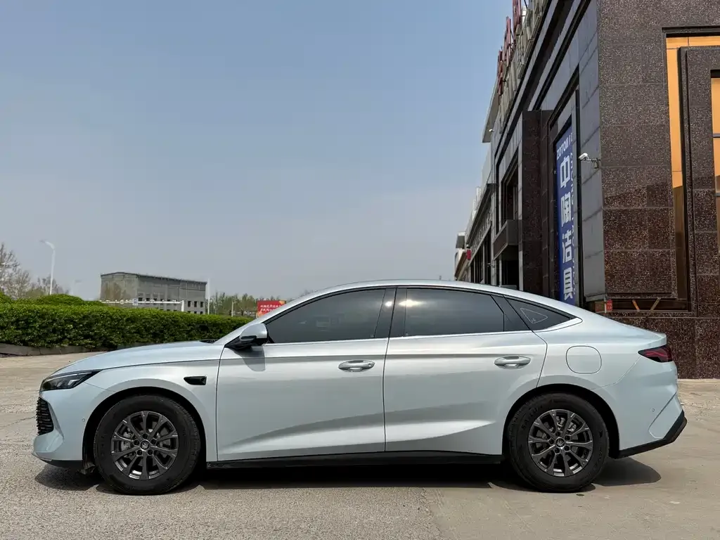 BYD Qin L — фото 9
