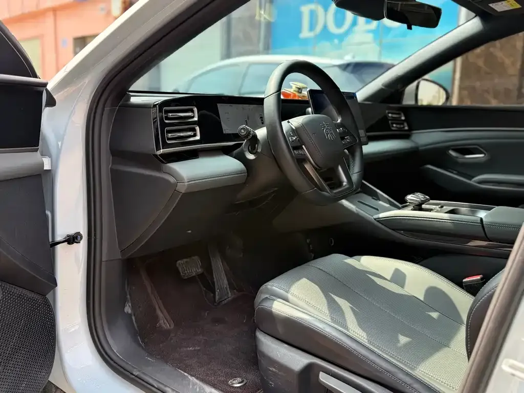 BYD Qin L — фото 10