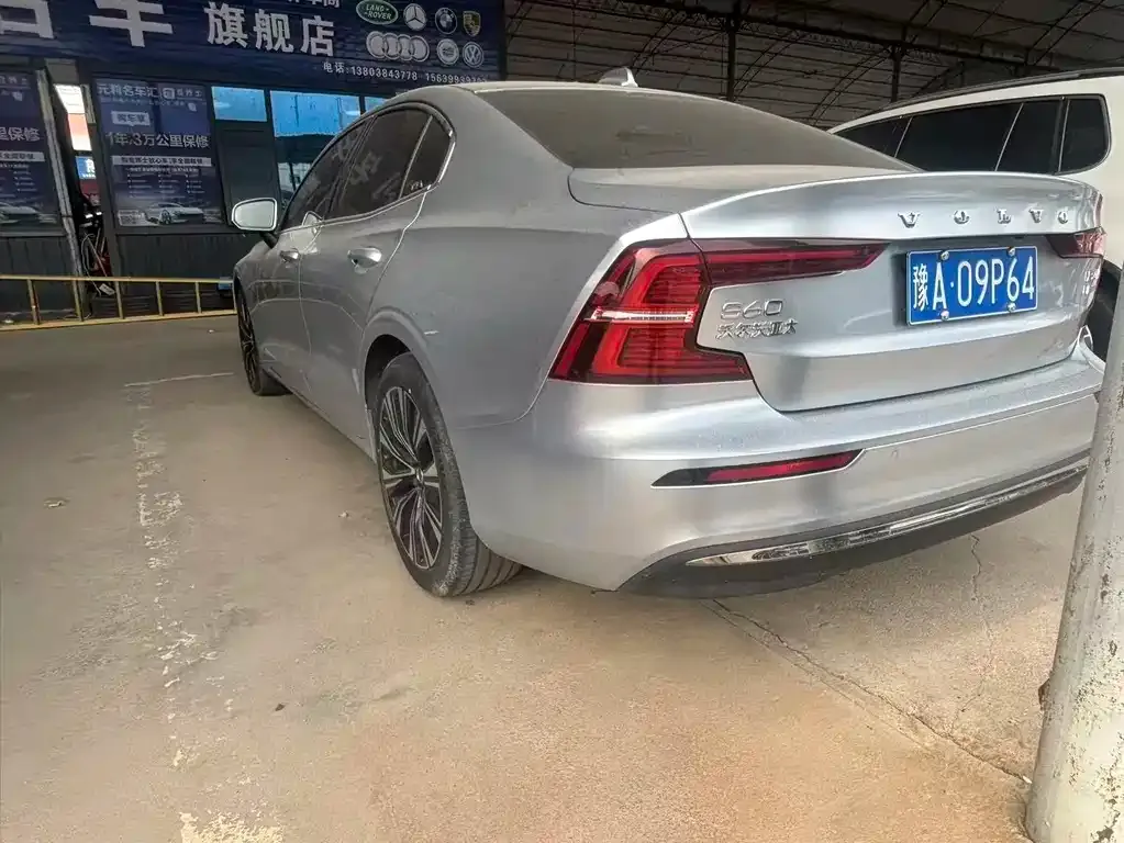 Volvo S60 2023 из CN, фото 8