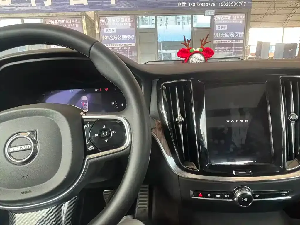 Volvo S60 2023 из CN, фото 9