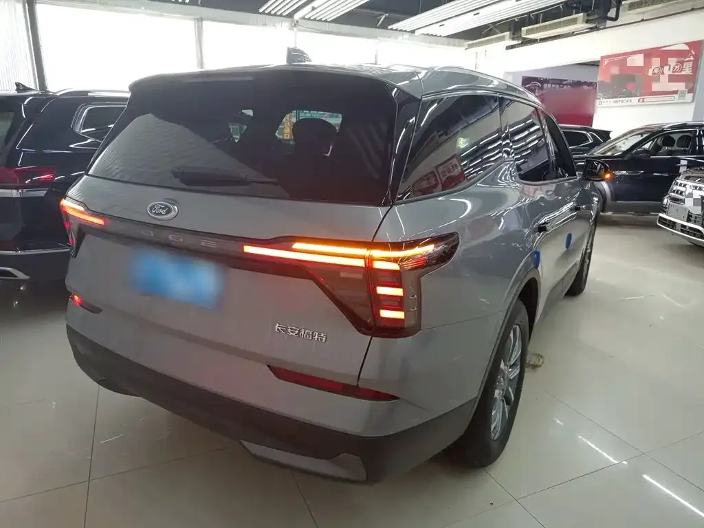 Ford Edge — фото 10