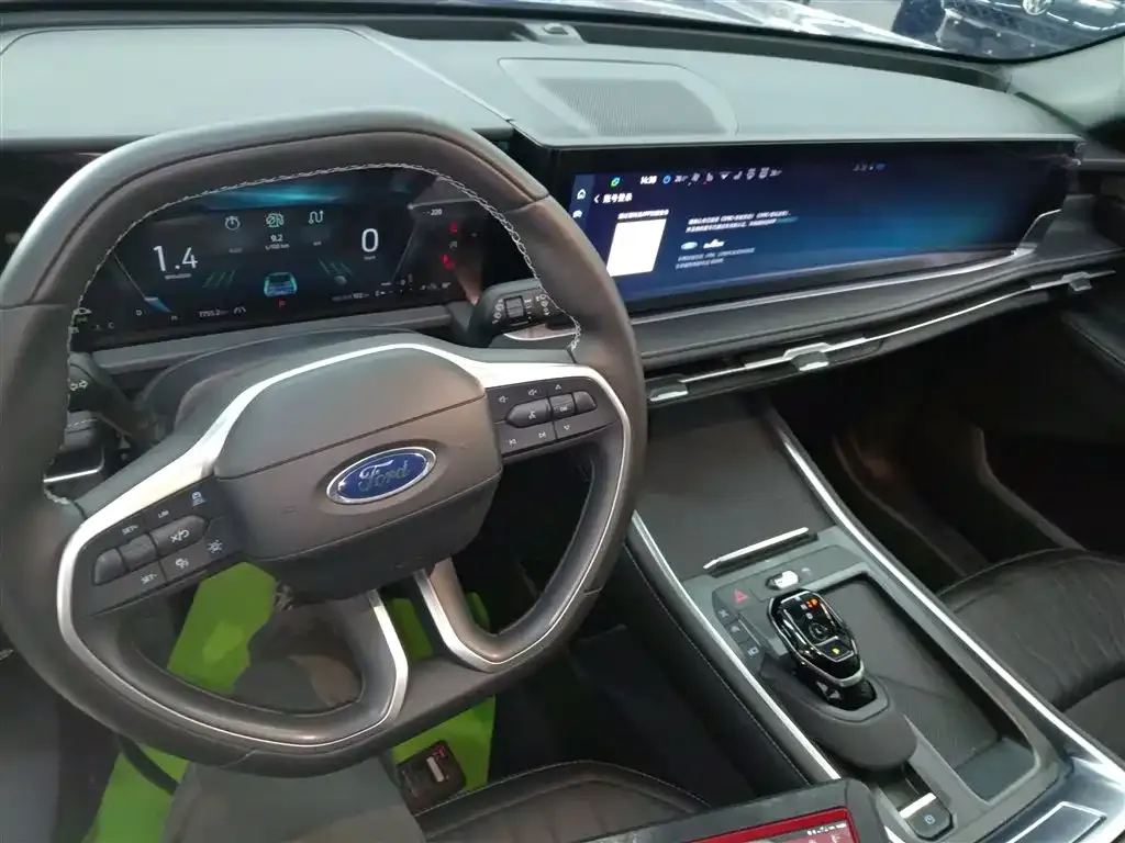 Ford Edge — фото 9