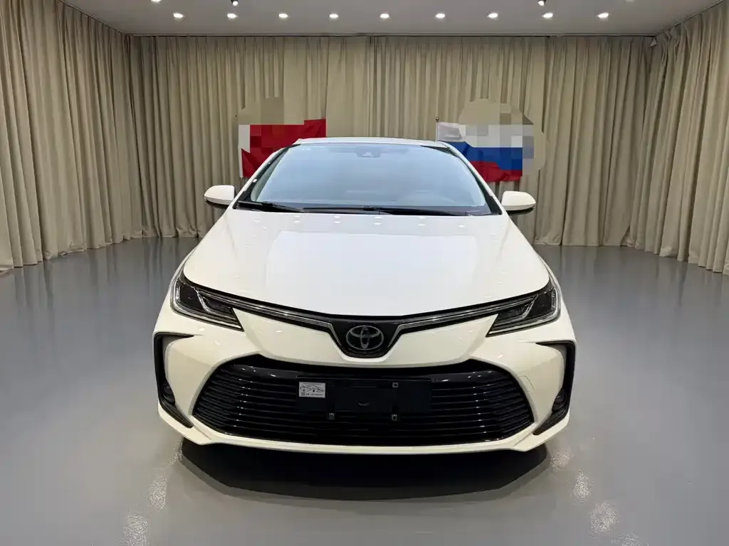 Toyota Corolla — фото 1
