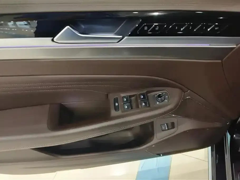 Volkswagen Phideon 2021 из CN, фото 10