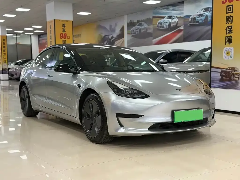 Tesla Model 3 — фото 10