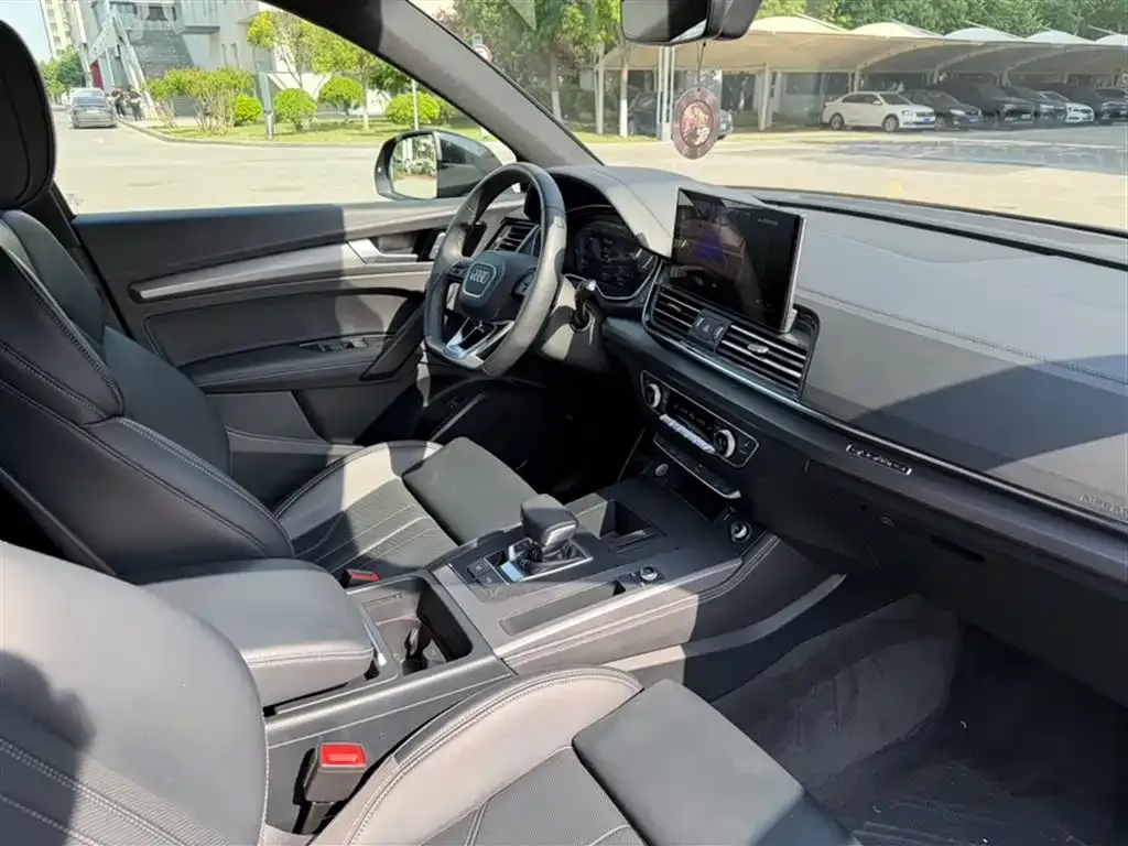 Audi Q5L 2024 из CN, фото 4