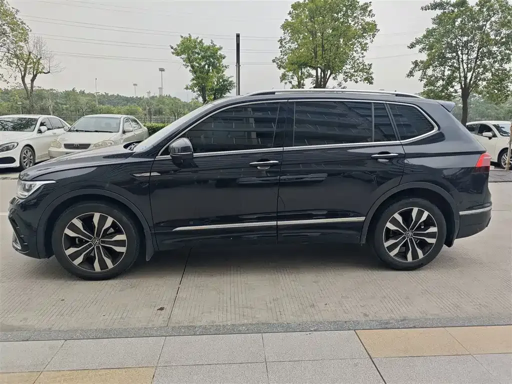 Volkswagen Tiguan L — фото 5