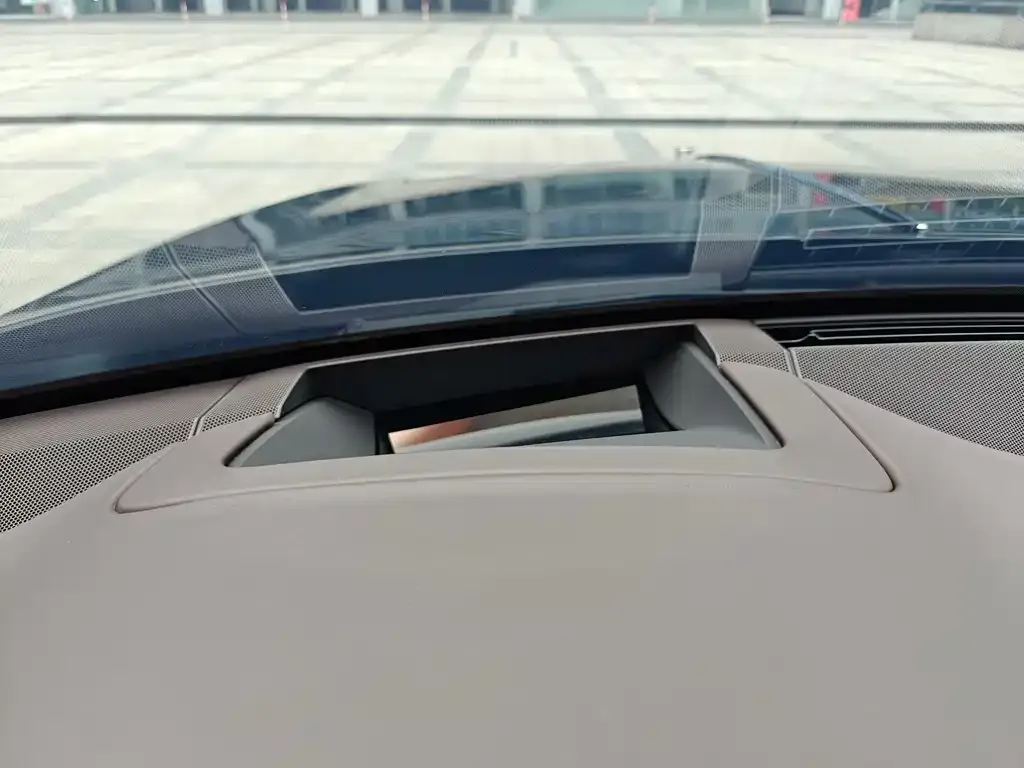 Bentley Flying Spur — фото 2