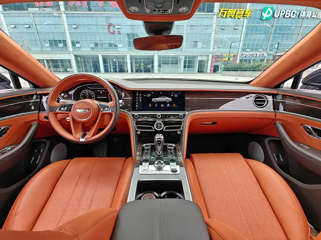 Bentley Flying Spur — фото 9