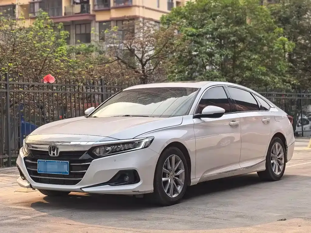 Honda Accord — фото 1