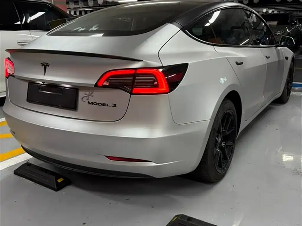 Tesla Model 3 — фото 3