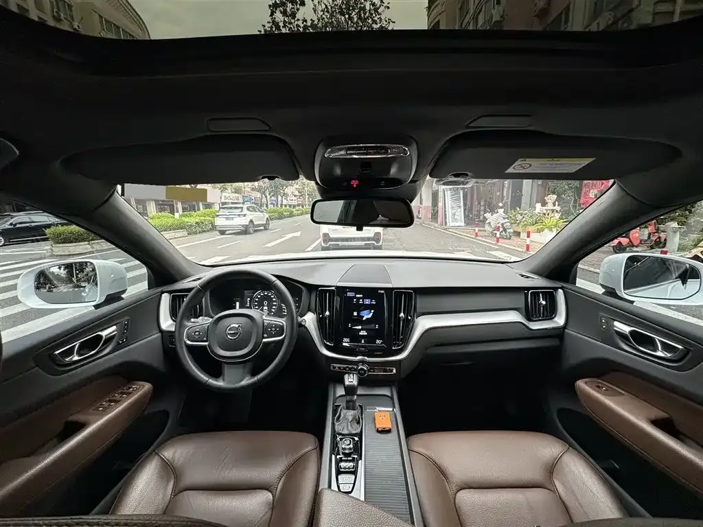 Volvo XC60 2021 из CN, фото 7