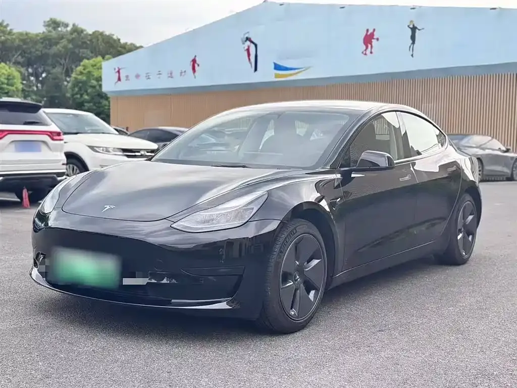Tesla Model 3 — фото 7