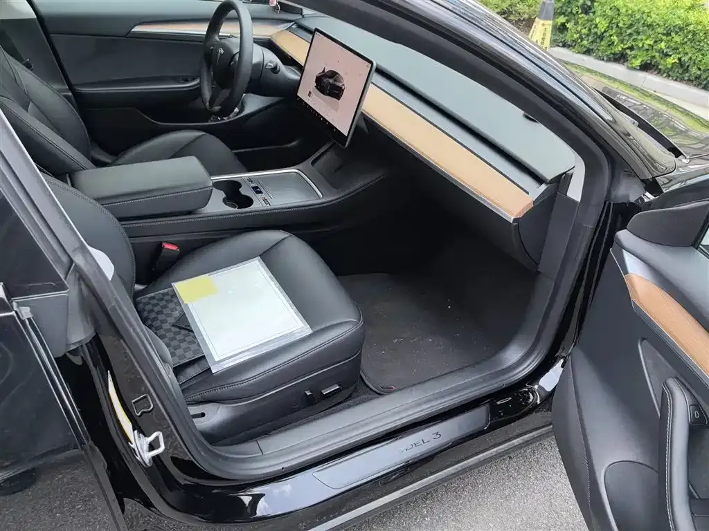 Tesla Model 3 — фото 6