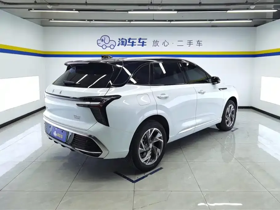 Hongqi HS3 PHEV 2024 из CN, фото 3